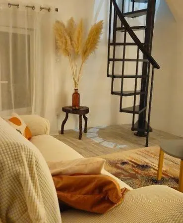 Semesterbostad Escapade Au Calme Dans Maison Typique Auvergnate Renovee